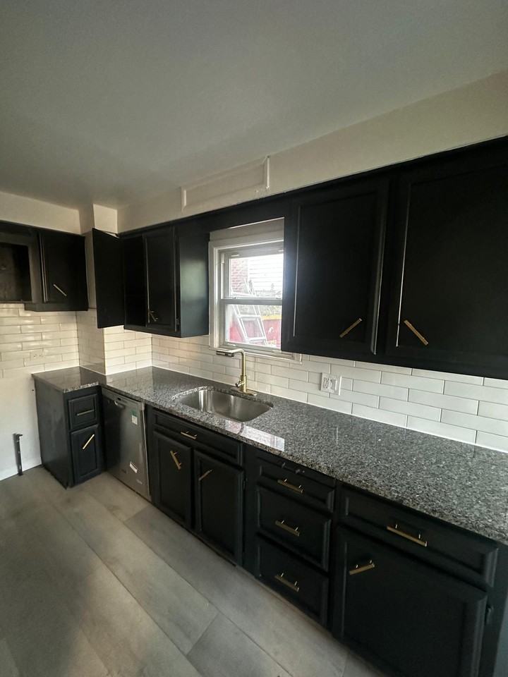 3389 Kildare Rd #1 - Photo 5 of 25