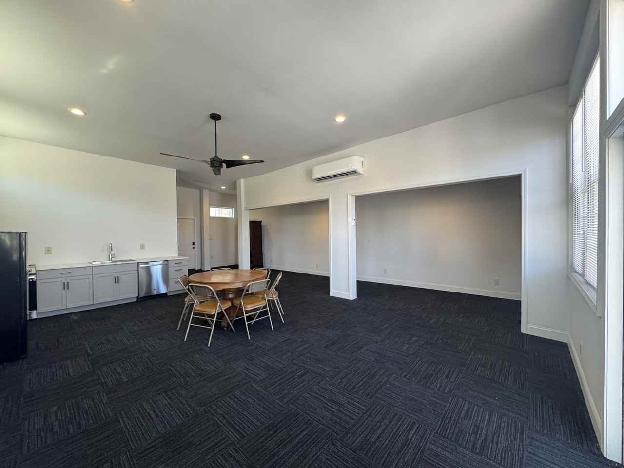 860 Vine Street - Photo 2 of 10