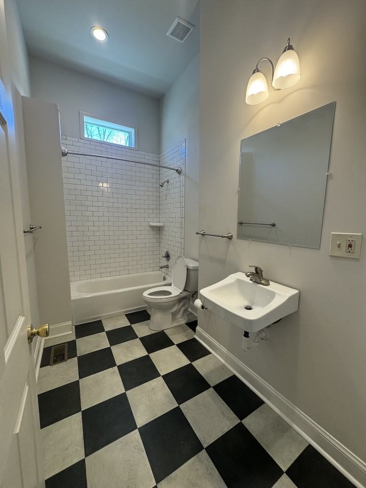 860 Vine Street - Photo 6 of 10