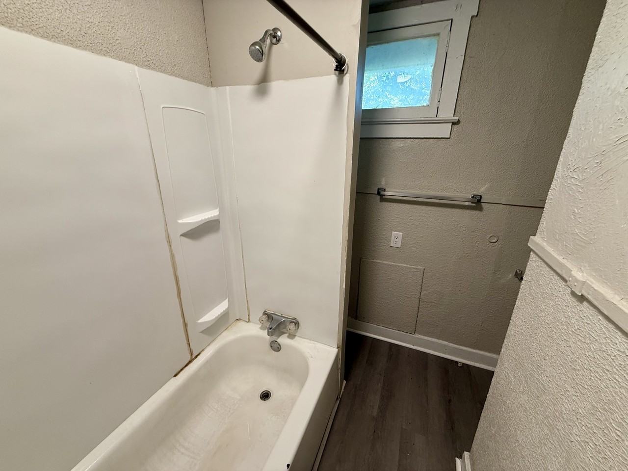 515 Ludlow Ave #515 - Photo 6 of 7