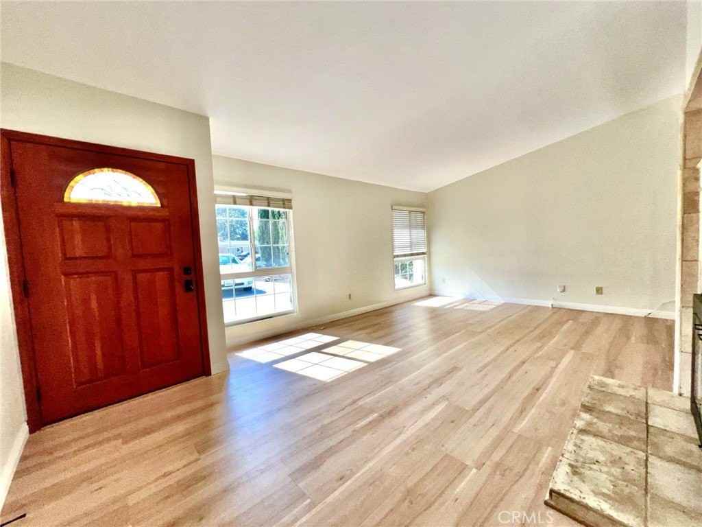 22901 Leadwell Street - Photo 7 of 18