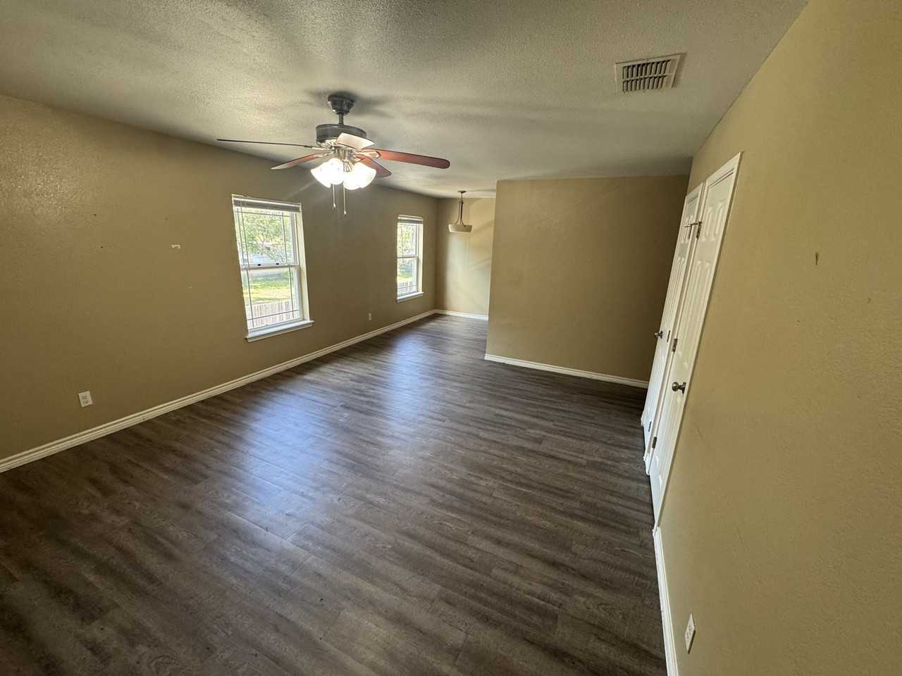 508 East Convent Street #C - Photo 3 of 7