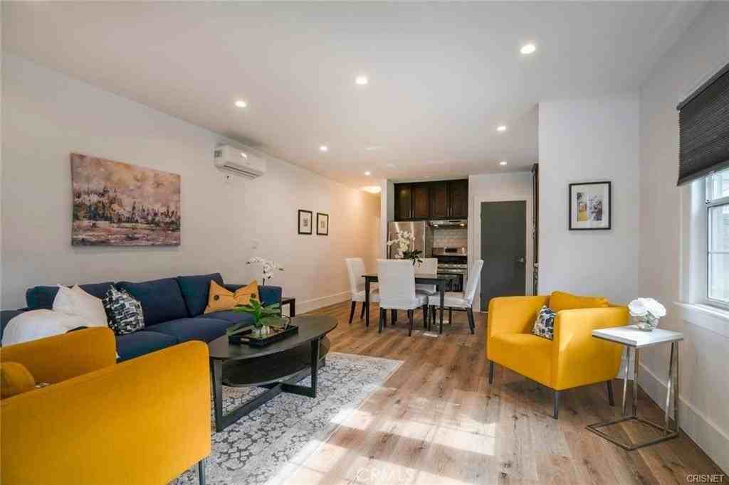 908 Victoria Ave - Photo 4 of 17