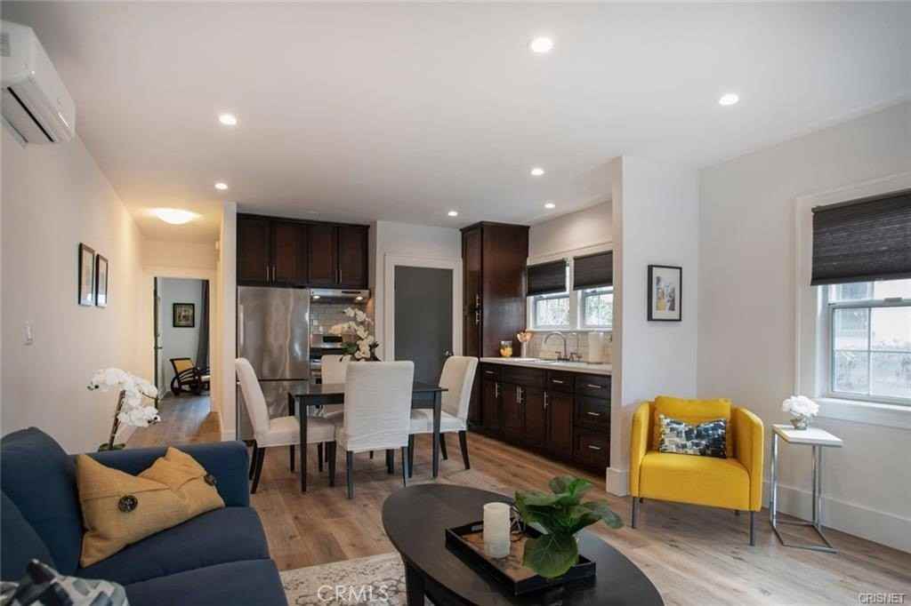 908 Victoria Ave - Photo 5 of 17