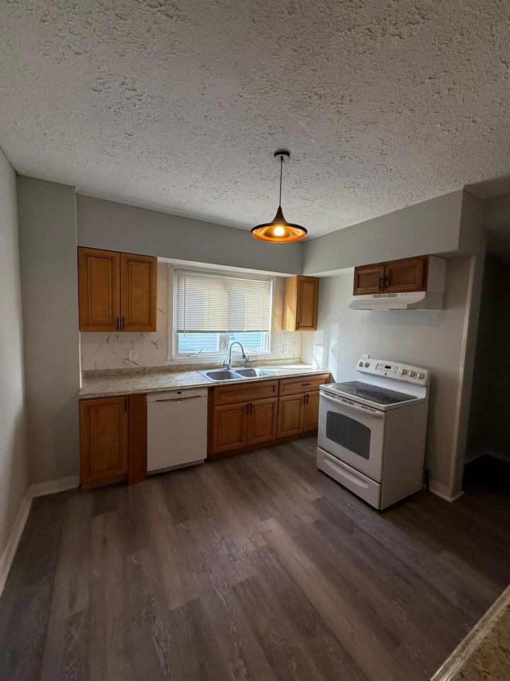 1336 Thoreau Rd #1 - Photo 4 of 23