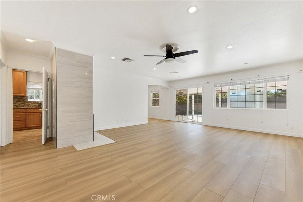 20430 Lanark St - Photo 2 of 24