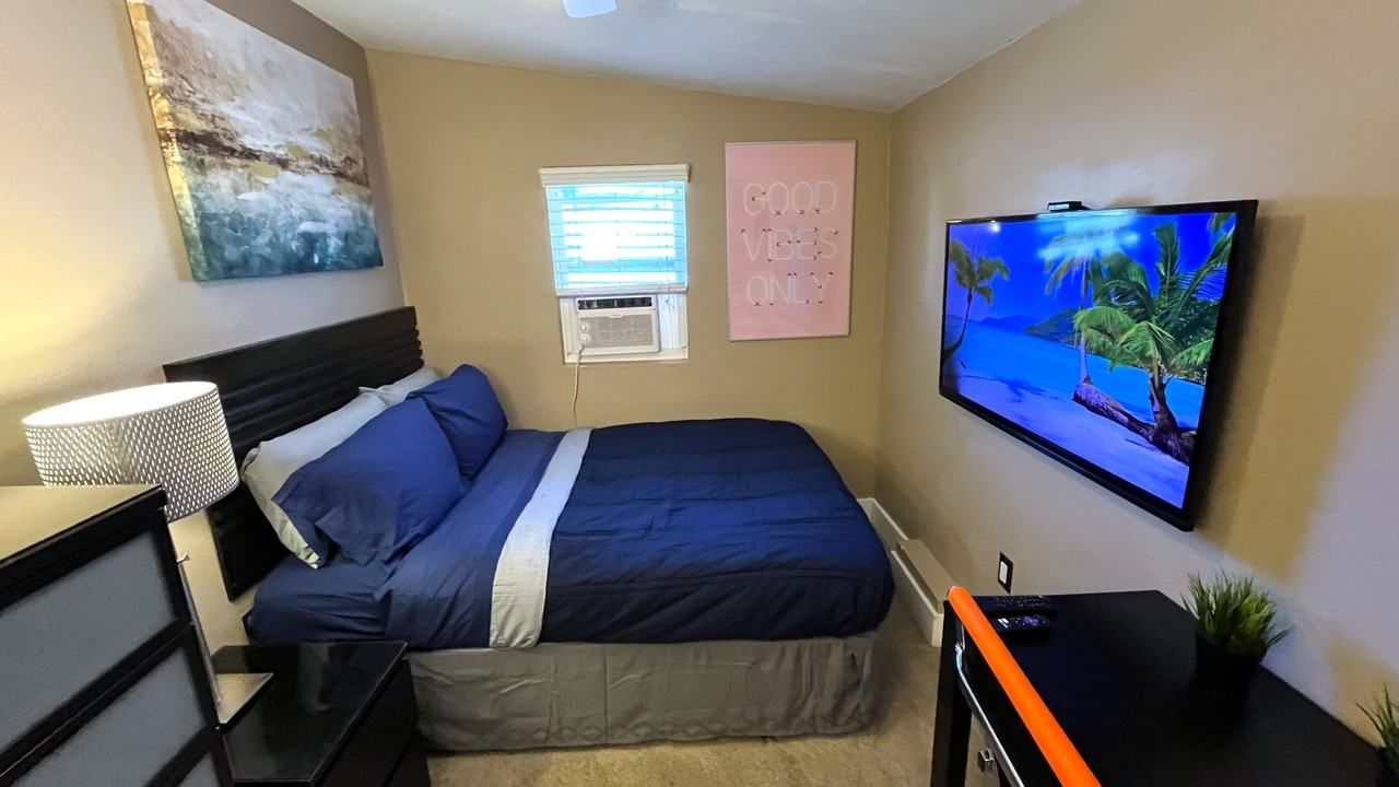 356 Jefferson St #3 - Photo 3 of 23