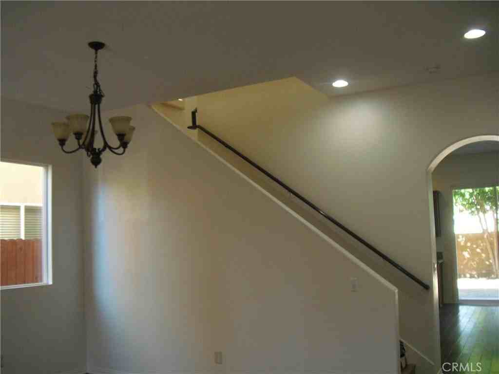 11045 Benjamin Ln - Photo 5 of 14