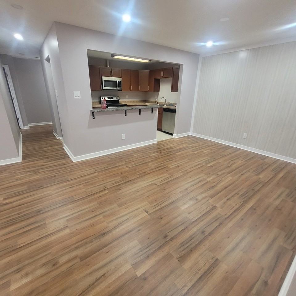 803 Garden Circle #1 - Photo 3 of 20