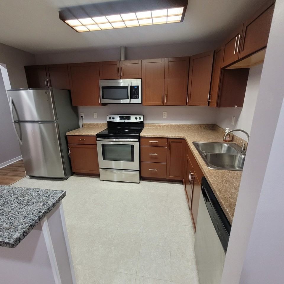 803 Garden Circle #1 - Photo 4 of 20