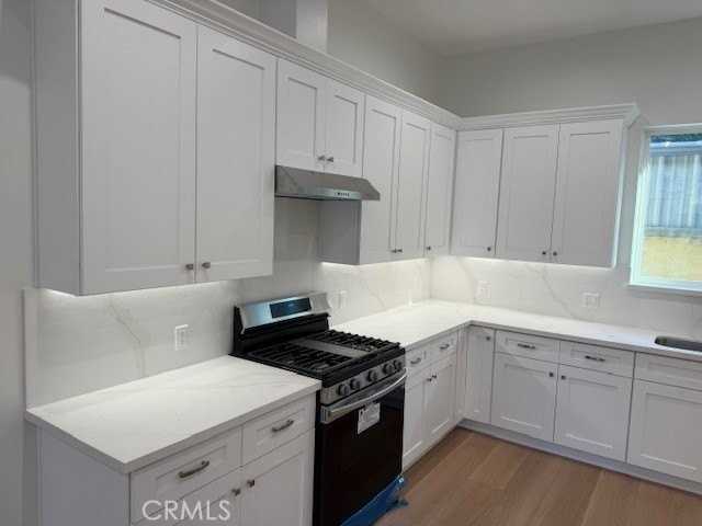 8638 Aqueduct Ave - Photo 5 of 18