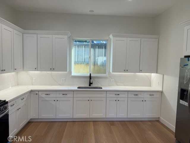 8638 Aqueduct Ave - Photo 6 of 18