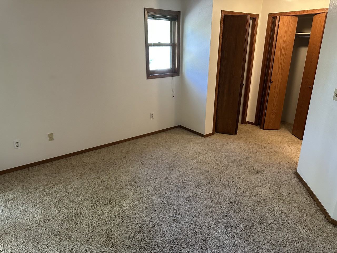 2960 2960 Shadow Creek DriveUnit 102 #201 - Photo 4 of 8