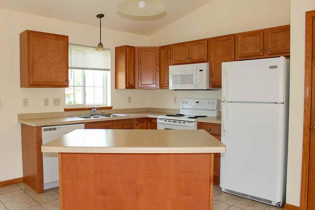 1204 Salem Dr #1 - Photo 2 of 10