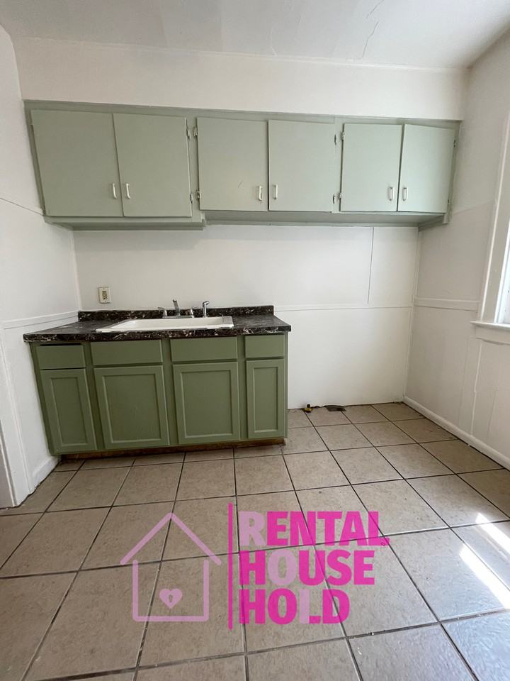 2649 Pasadena Avenue - Photo 2 of 6