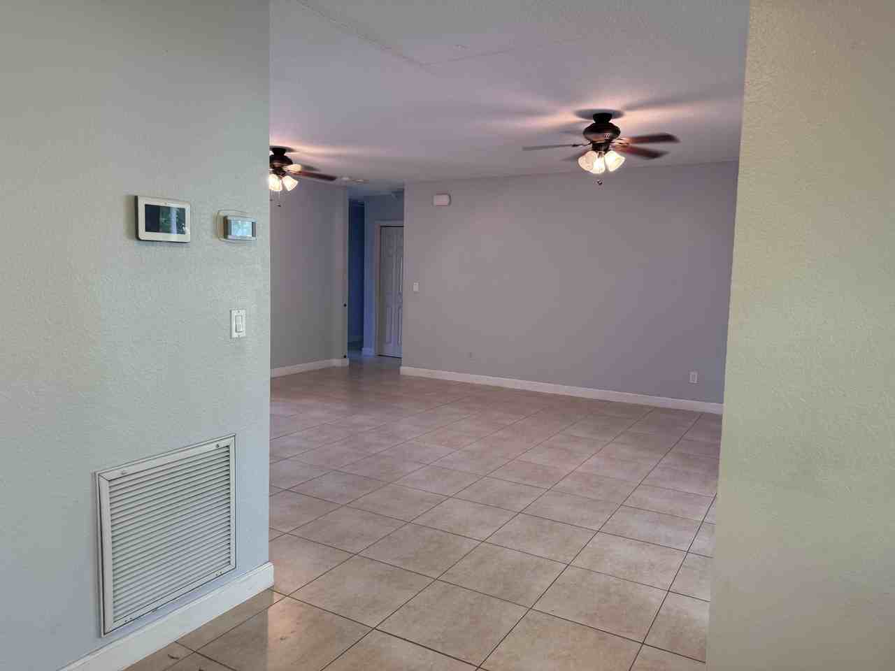 319 Northwest Byron Street #1 - Photo 5 of 12