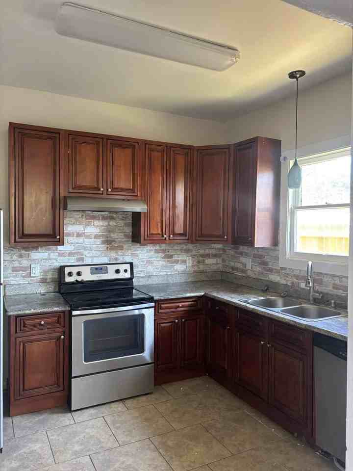 113 Texas Street #1 - Photo 4 of 21