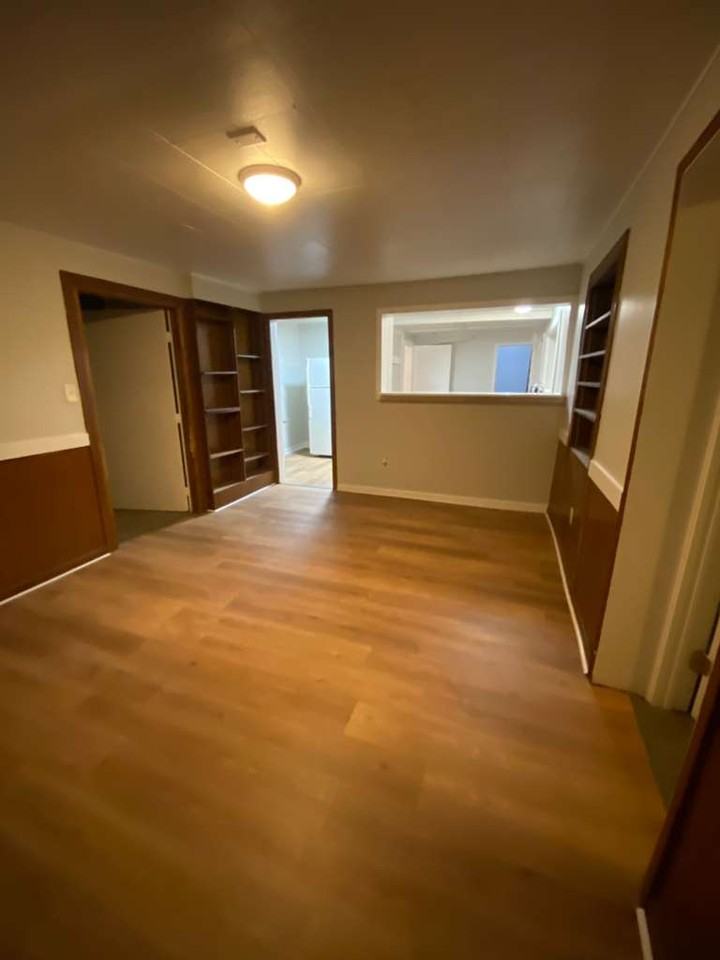 1228 E 340th St #1 - Photo 2 of 29