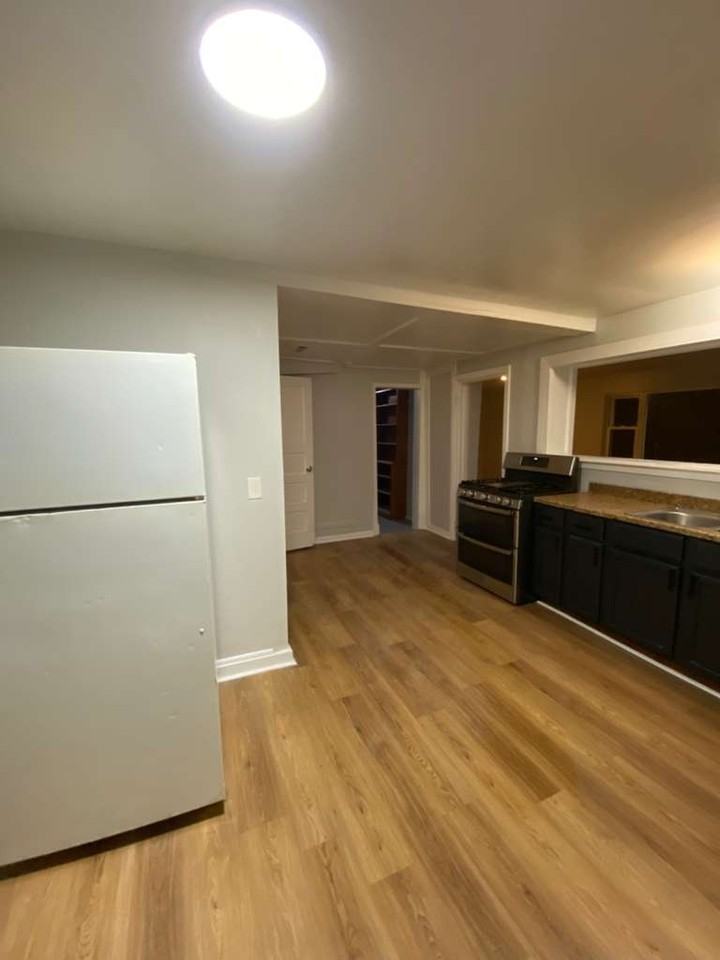 1228 E 340th St #1 - Photo 4 of 29