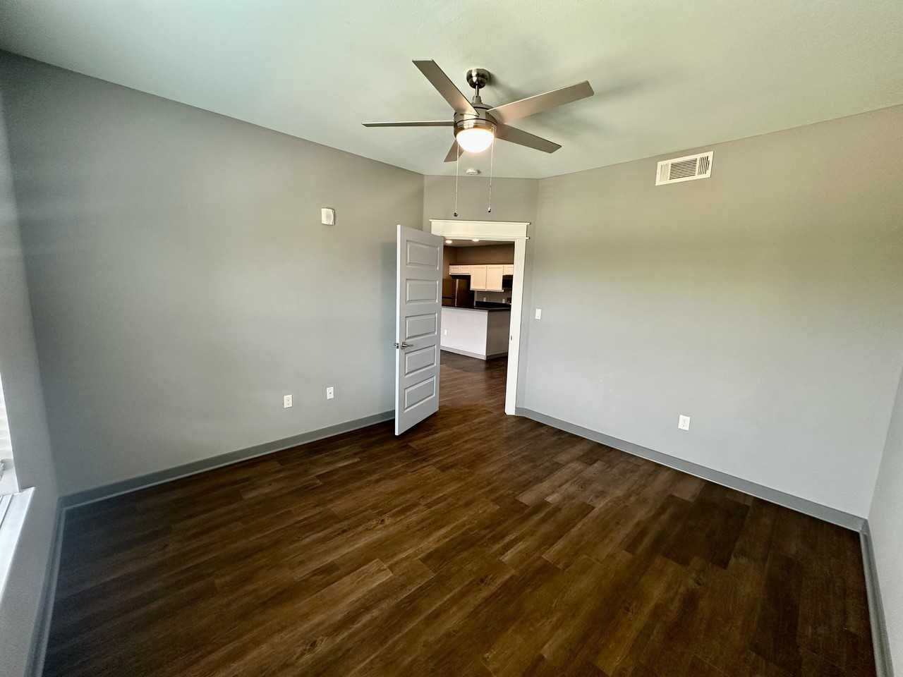 200 200 Maple Lane1106 #1106 - Photo 6 of 23