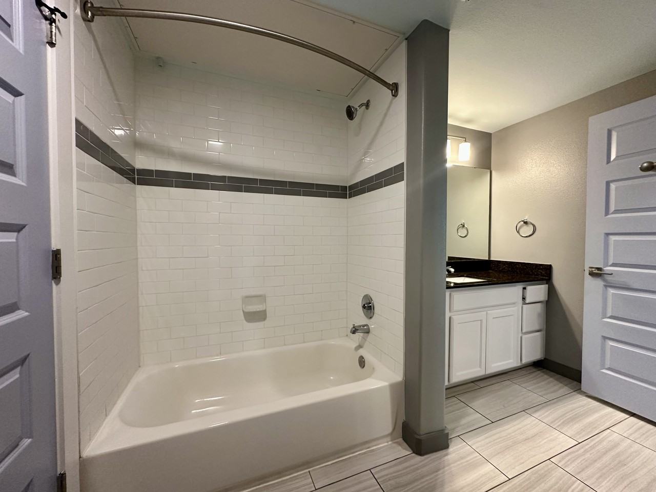 200 200 Maple Lane1106 #1106 - Photo 7 of 23