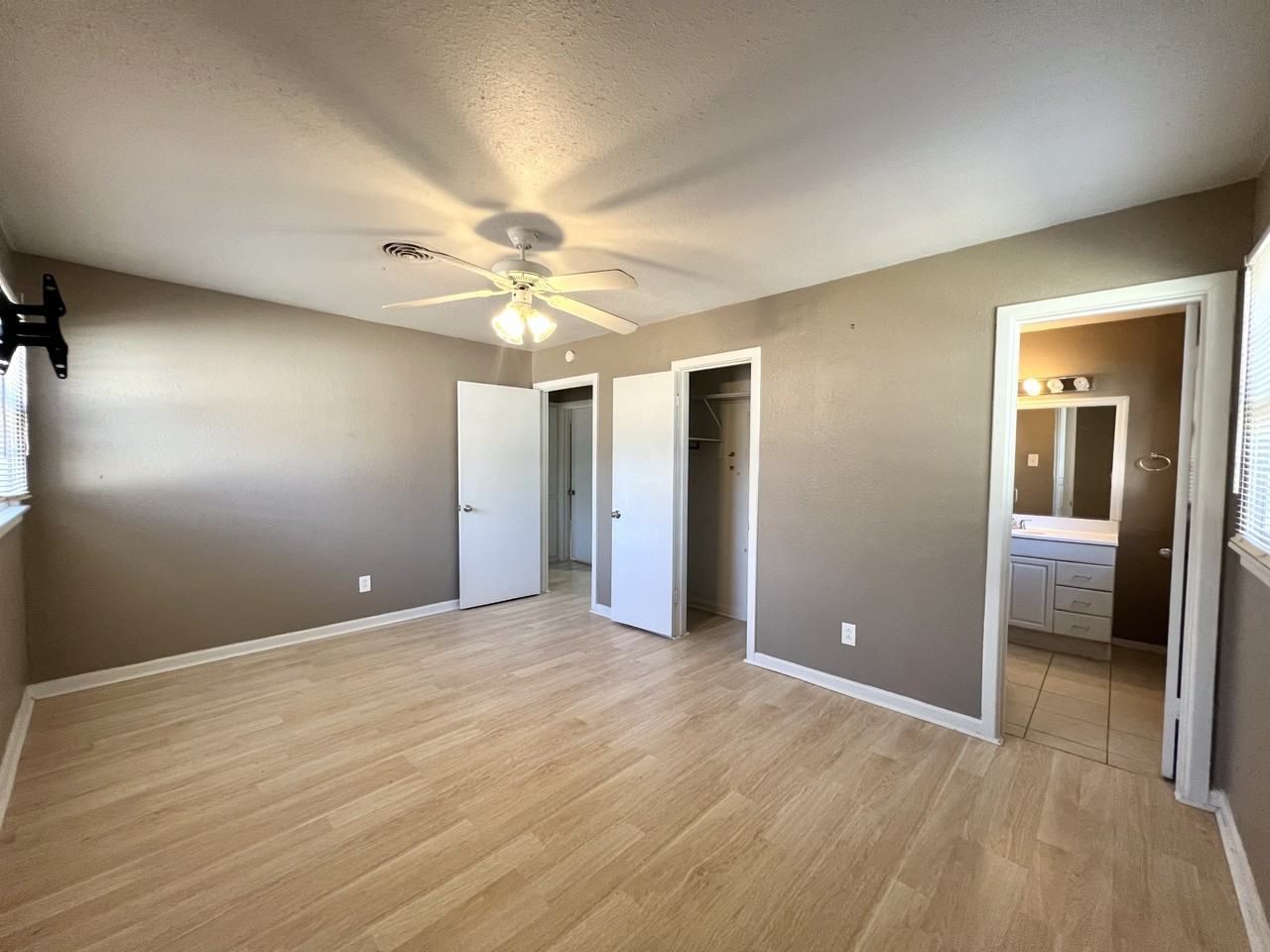 3212 47th St #1 - Photo 5 of 21