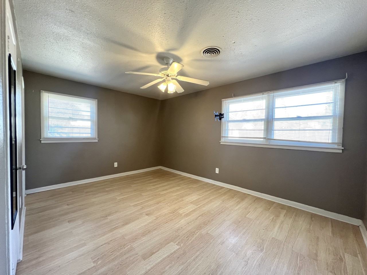 3212 47th St #1 - Photo 6 of 21