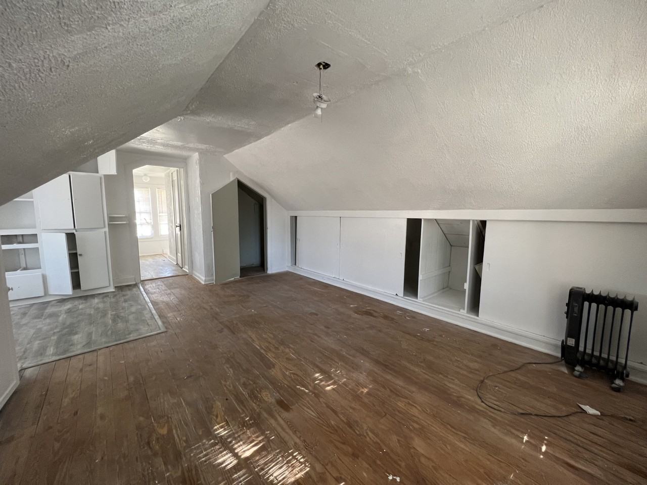 1607 Avenue X - Photo 4 of 7