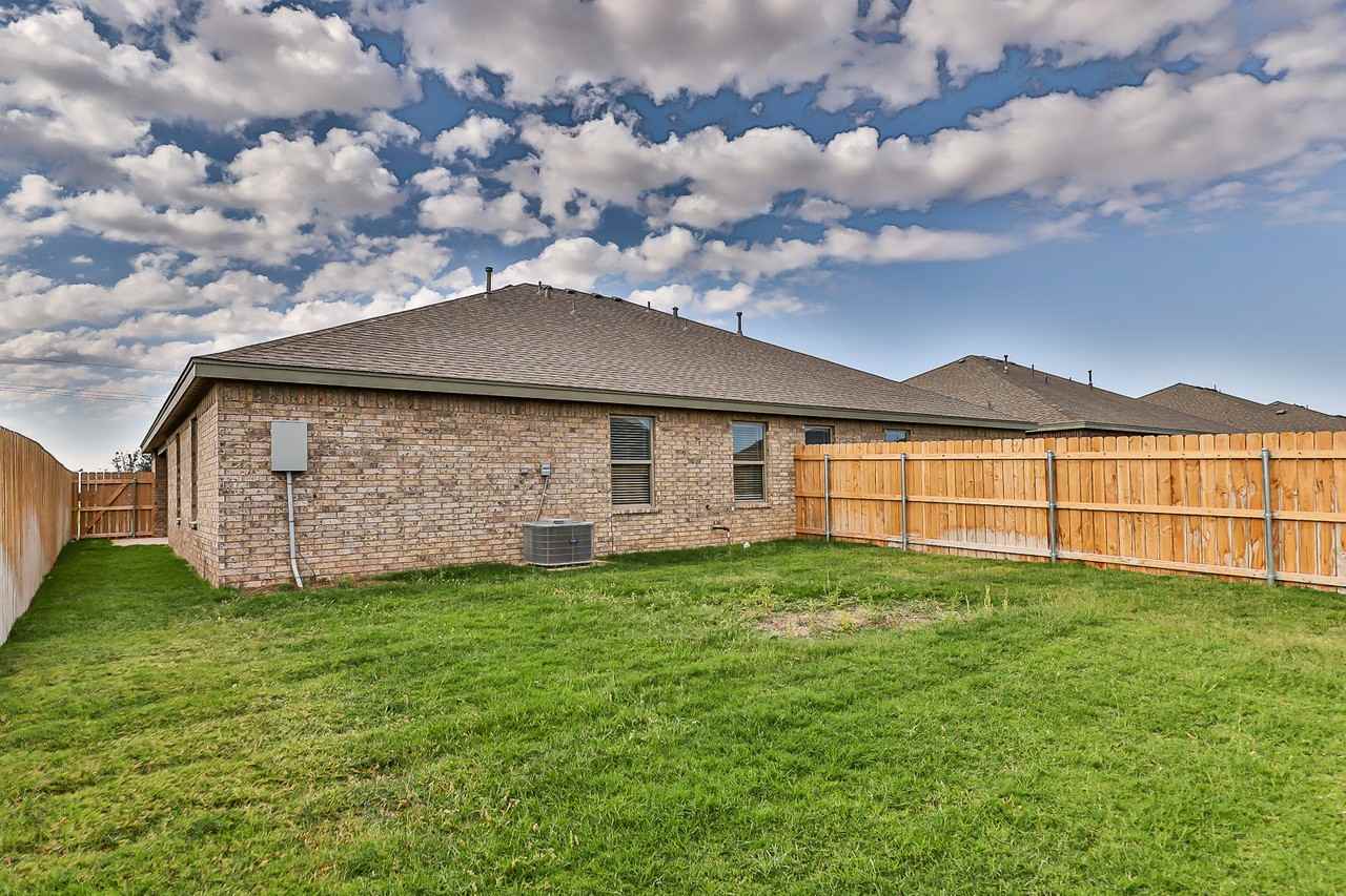 5522 122nd Street #B - Photo 2 of 34