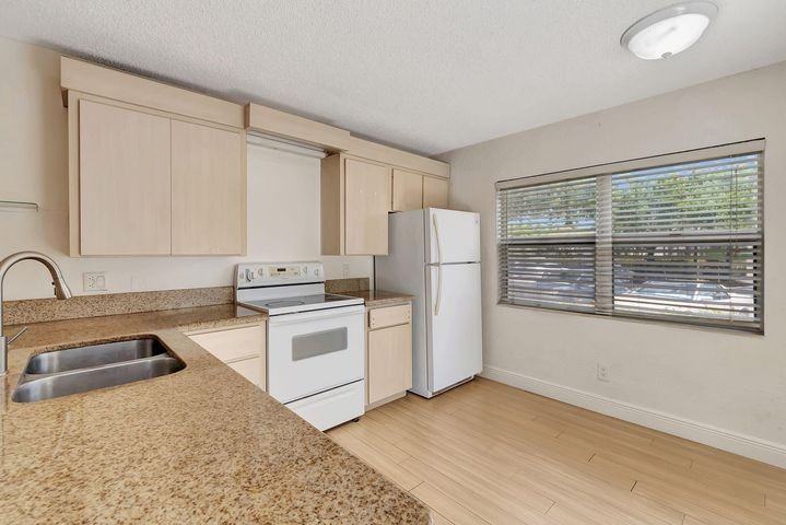 4004 Medford Court - Photo 6 of 6