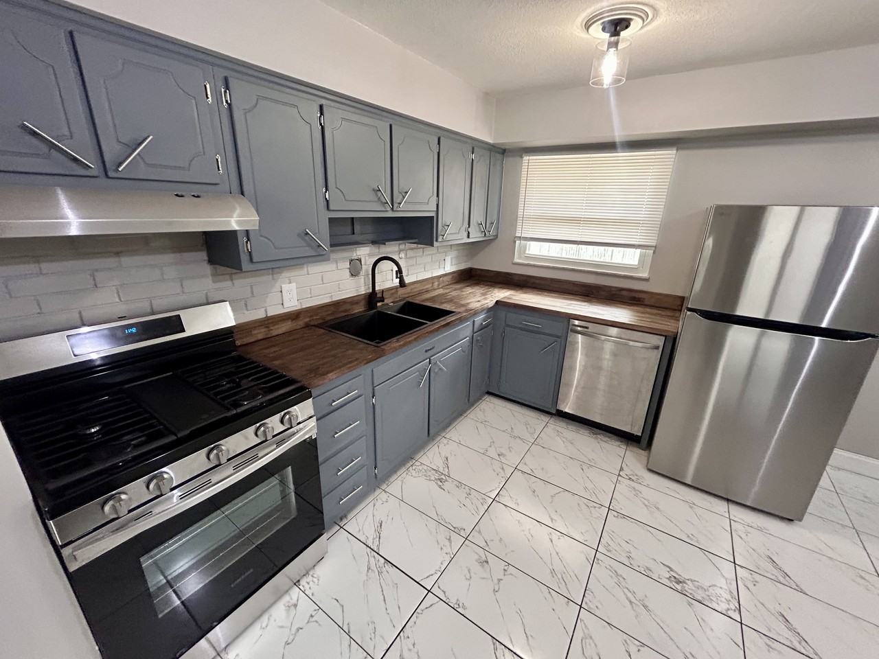 5148 Fullerton Dr #1 - Photo 3 of 24