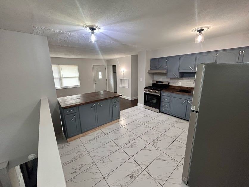 5148 Fullerton Dr #1 - Photo 4 of 24