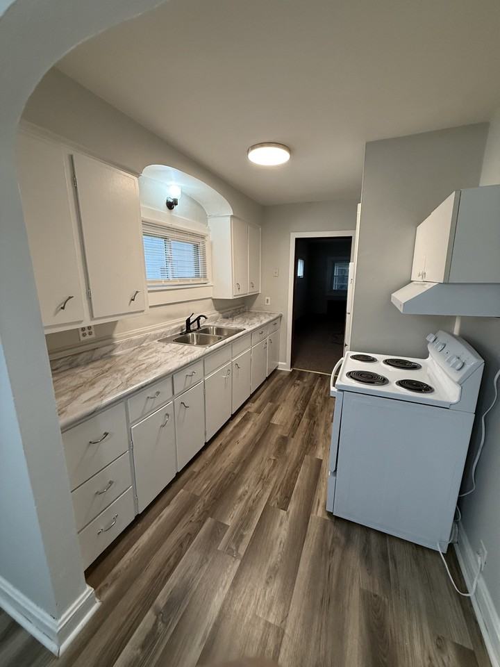 806 Potomac Avenue #1 - Photo 3 of 10