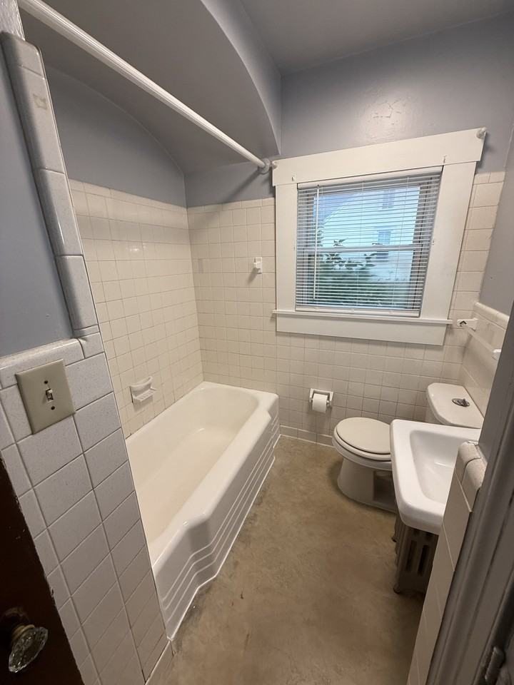 806 Potomac Avenue #1 - Photo 5 of 10