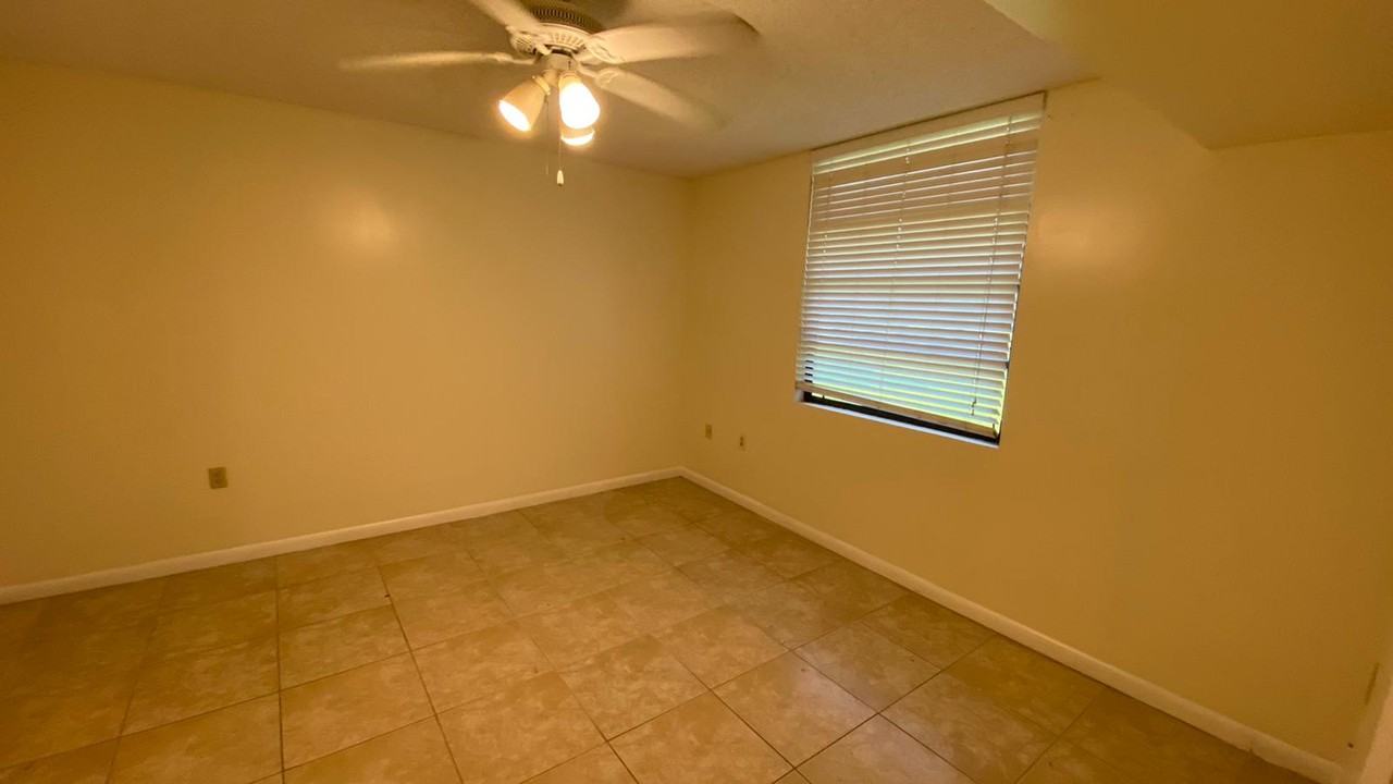 103 103 - Photo 3 of 23