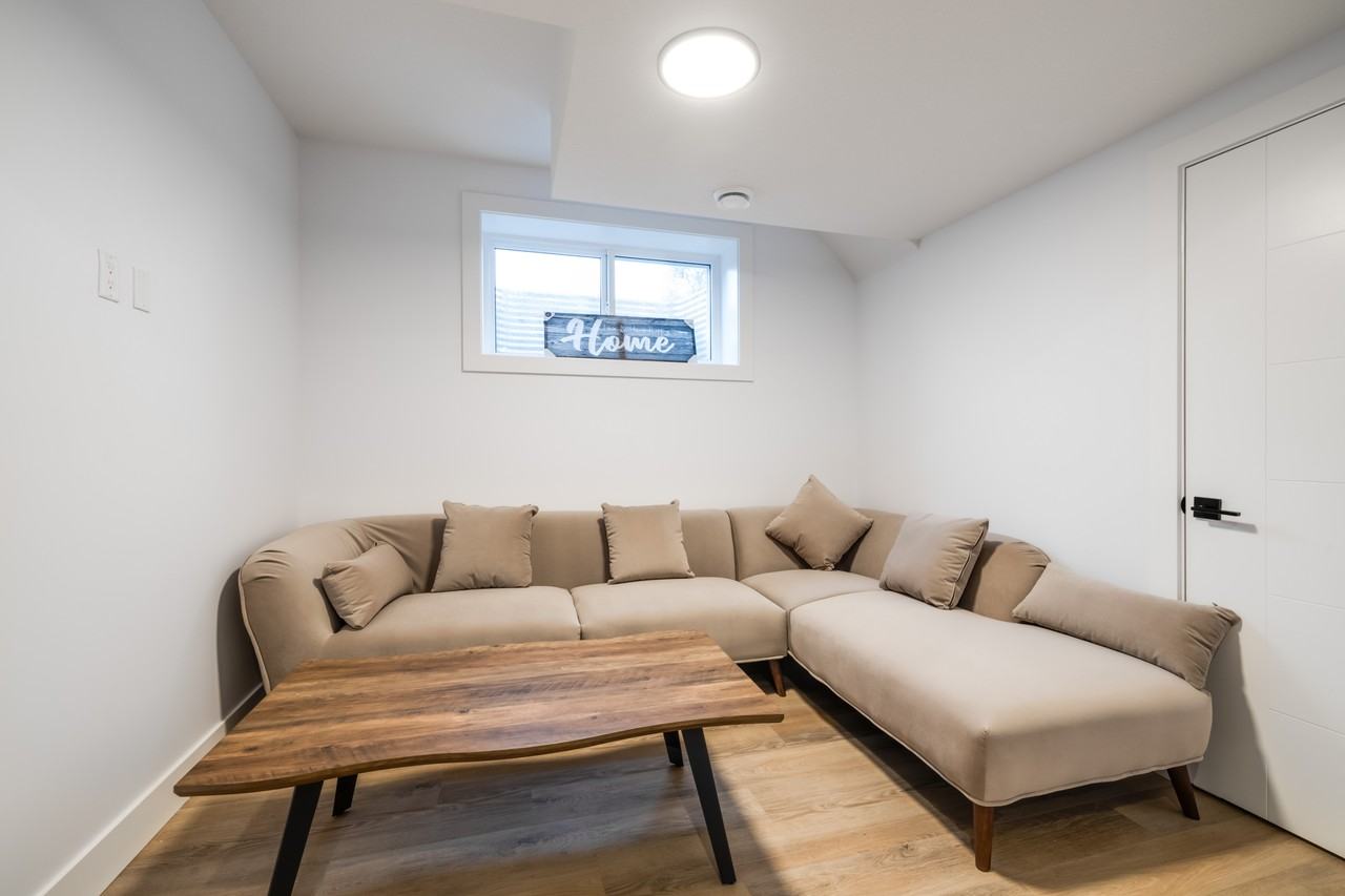 9337G 87 Ave Nw #3 - Photo 4 of 15