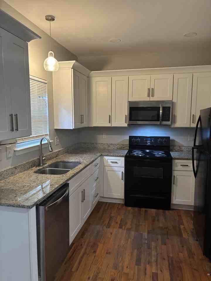 308 Anderson Avenue Northwest #A - Photo 4 of 8