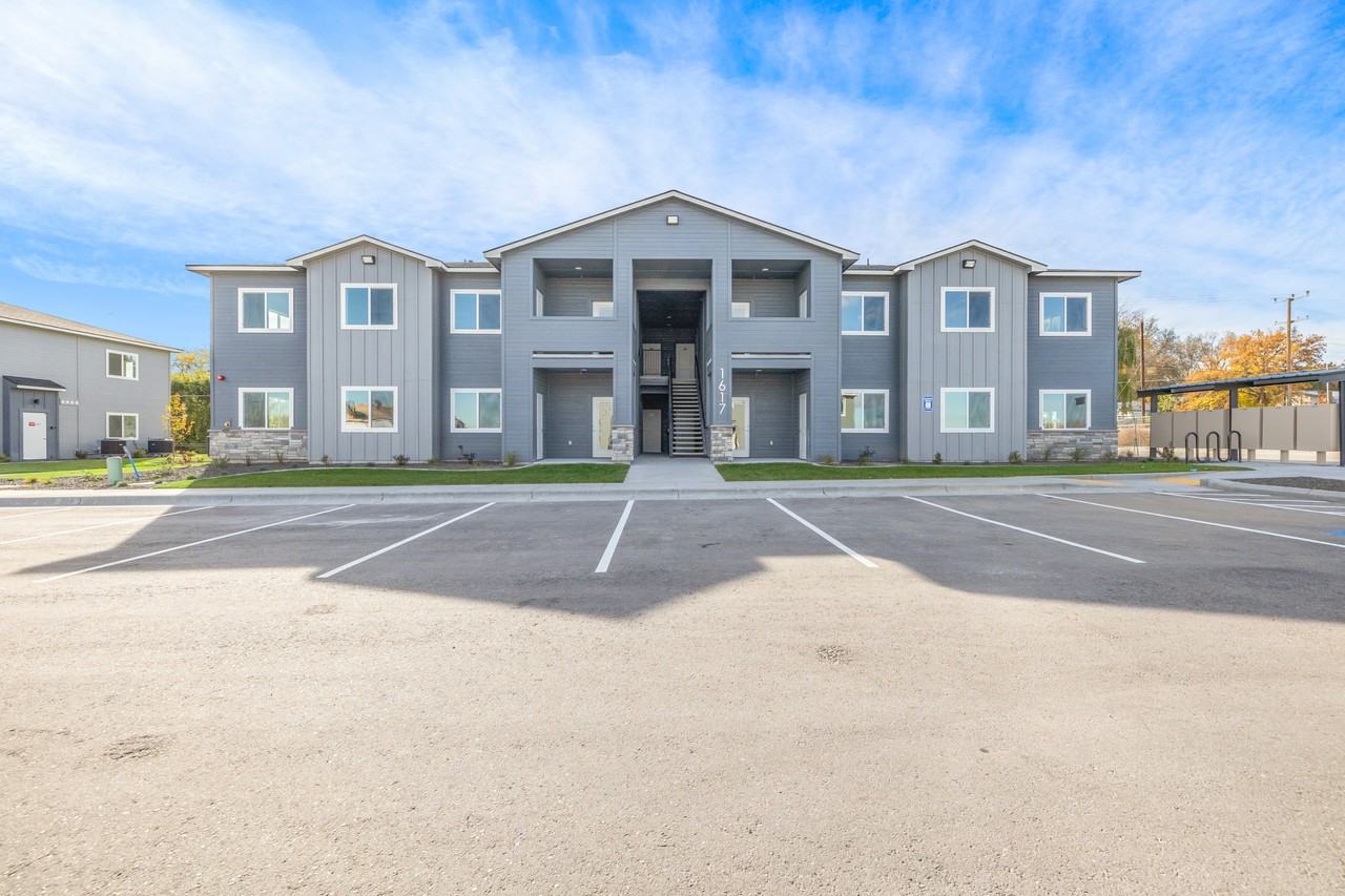 Load #1617-202 - Photo 2 of 17