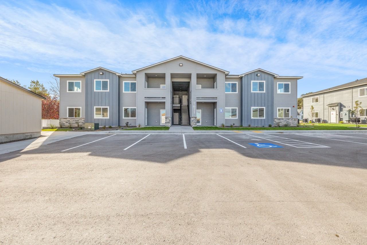 Load #1617-202 - Photo 4 of 17