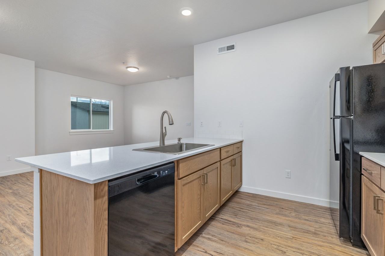 83605 Load #1611-101 - Photo 4 of 48