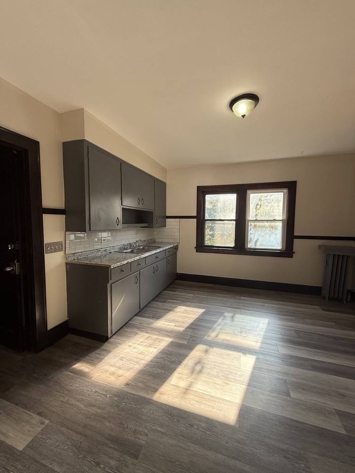 719 E 157th St #UP - Photo 3 of 9