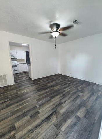 105 Lumberton Dr #1 - Photo 4 of 24