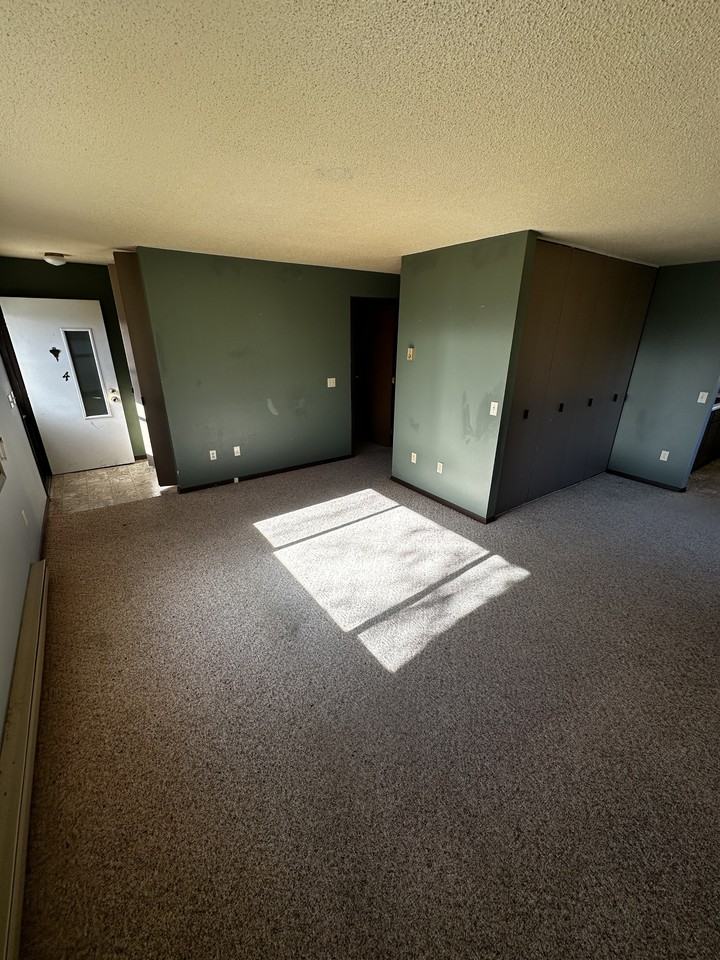 384 Railroad Ave #A04 - Photo 4 of 10