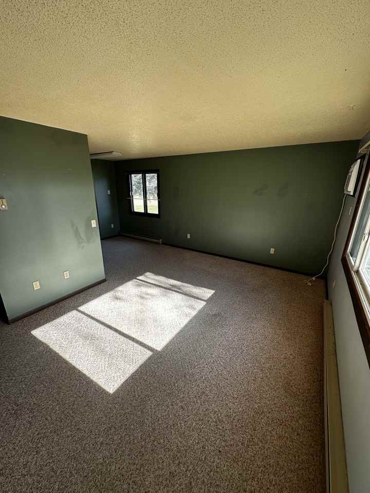 384 Railroad Ave #A04 - Photo 5 of 10