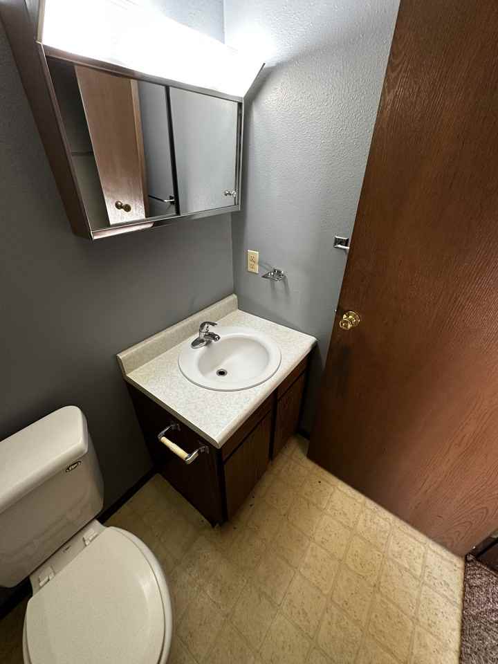 384 Railroad Ave #A04 - Photo 7 of 10