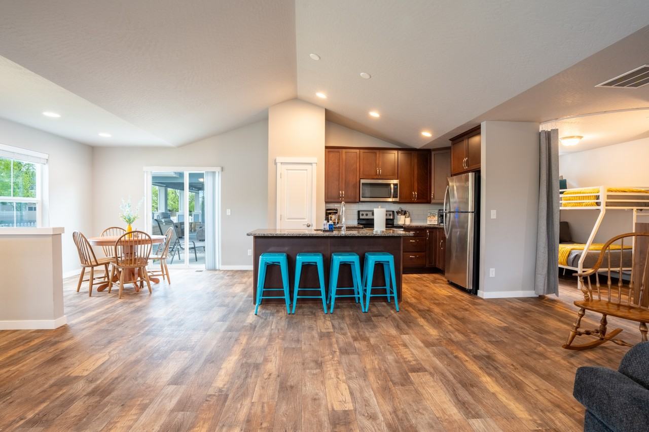 6529 N Descartes Dr #1 - Photo 7 of 29