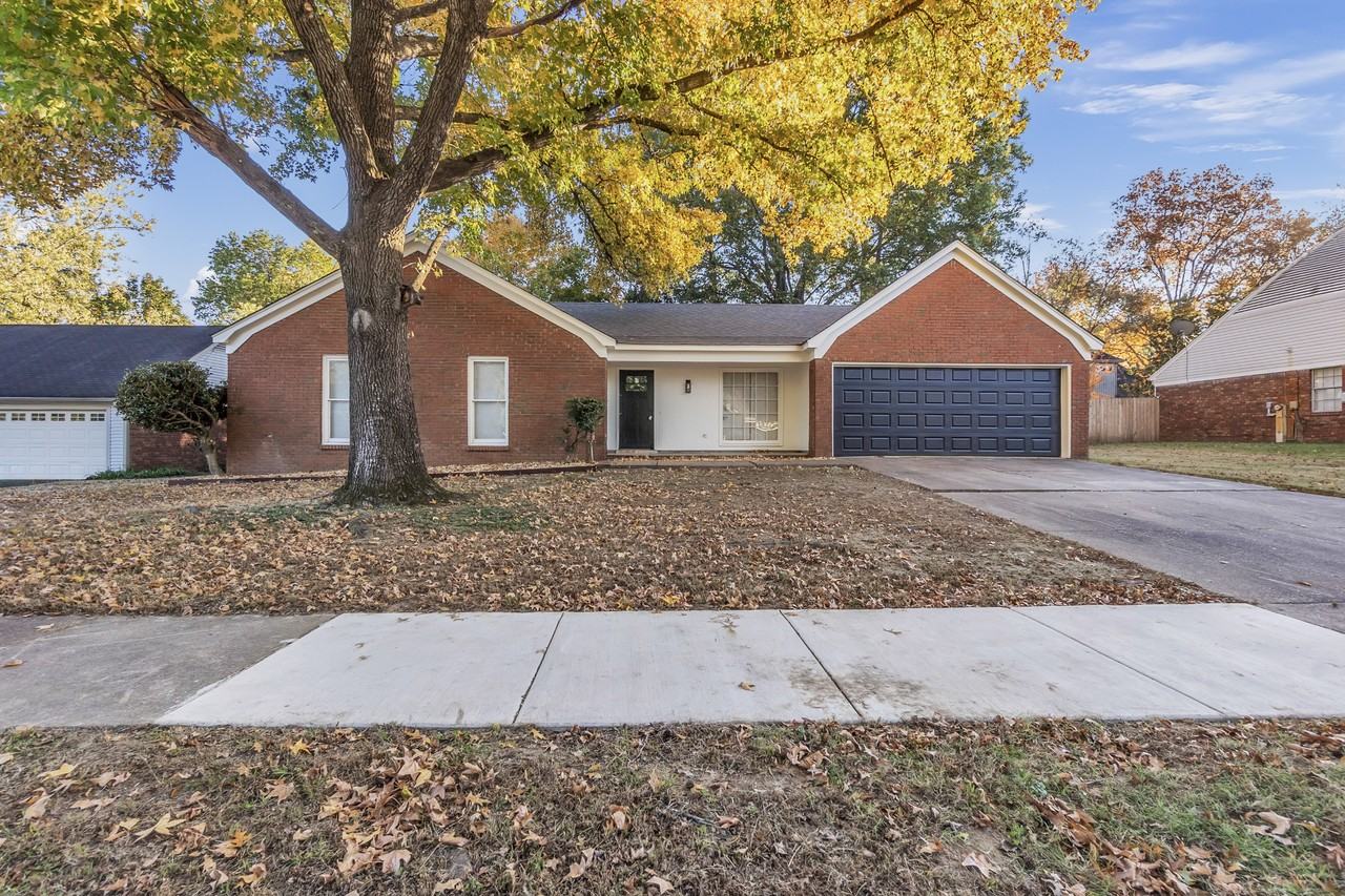 8439 River Glen Drive #1 - Photo 2 of 32
