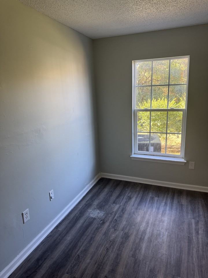 1664 Lipscomb Rd E #1 - Photo 4 of 15