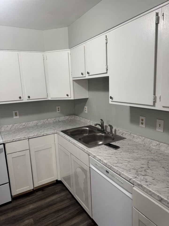 1664 Lipscomb Rd E #1 - Photo 5 of 15