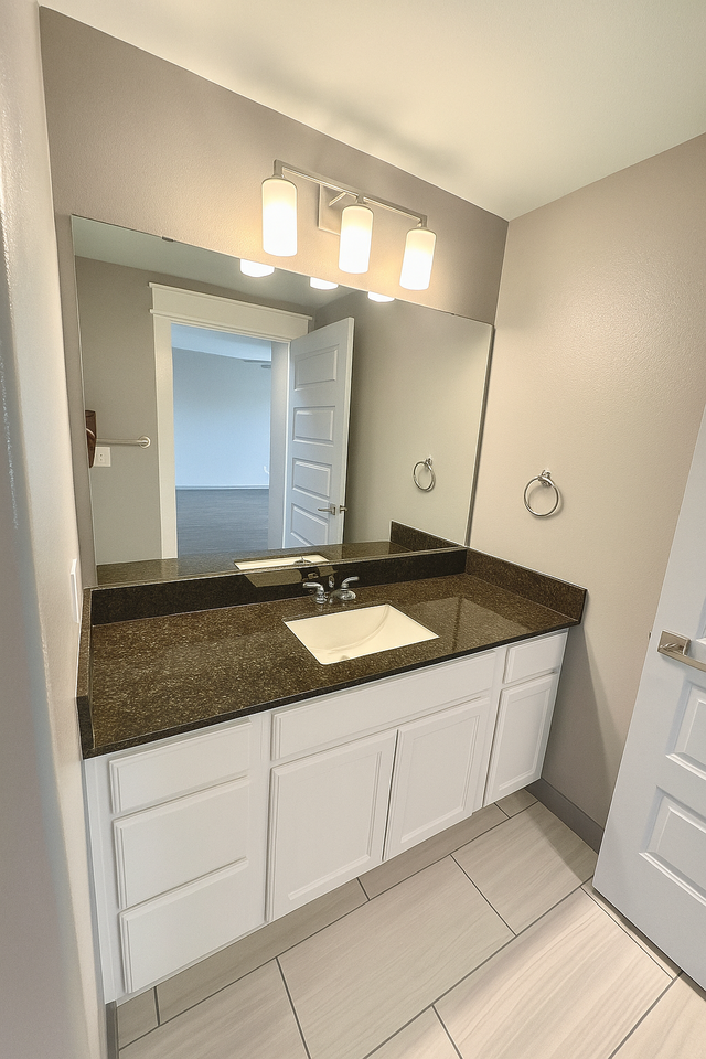 200 200 Maple Lane1113 #1113 - Photo 3 of 17